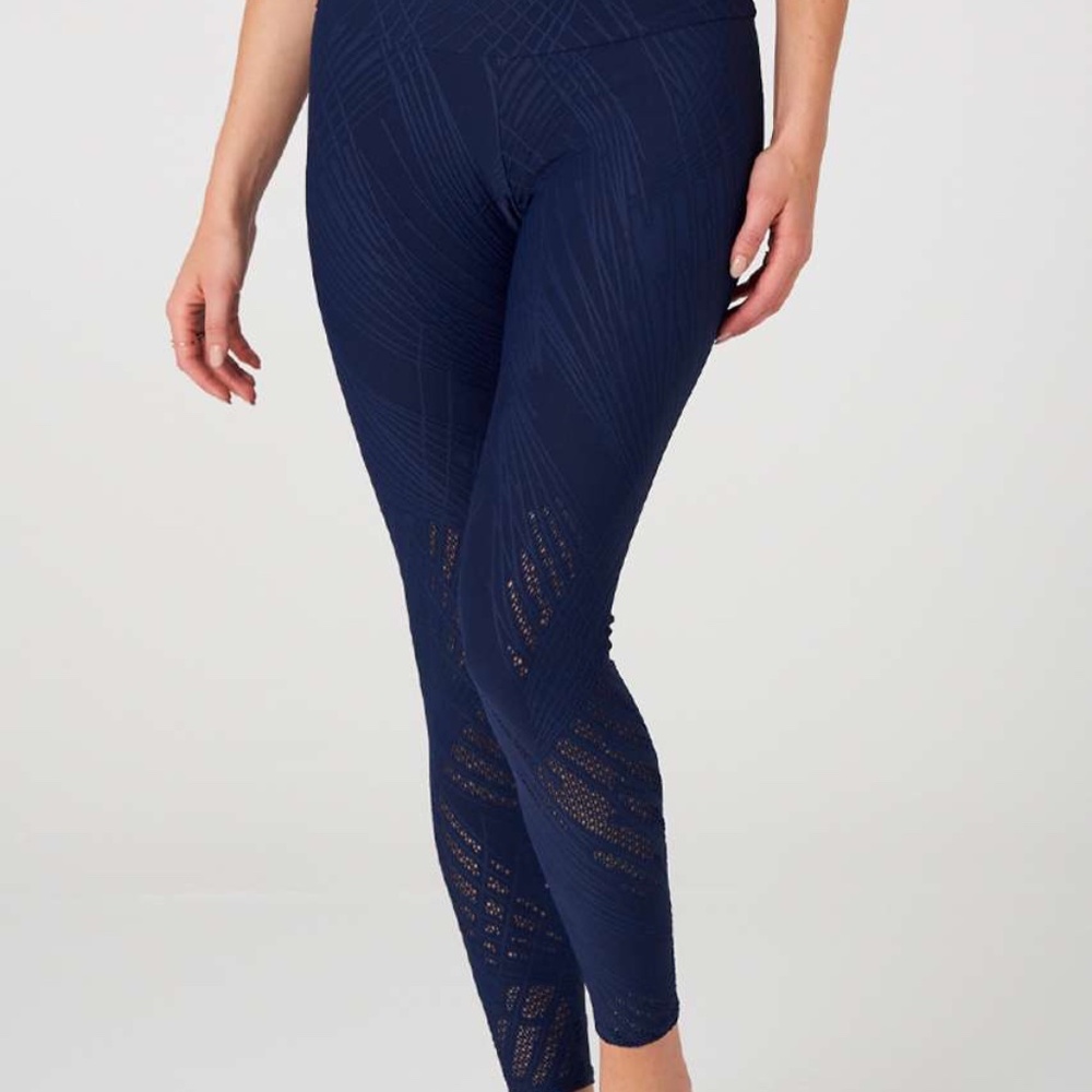 Onzie Selenite 7/8 Leggings in Navy M/L
